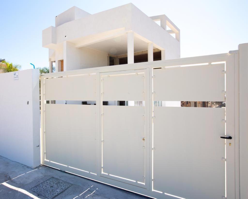 White House Monolocale Apartman Avola Kültér fotó
